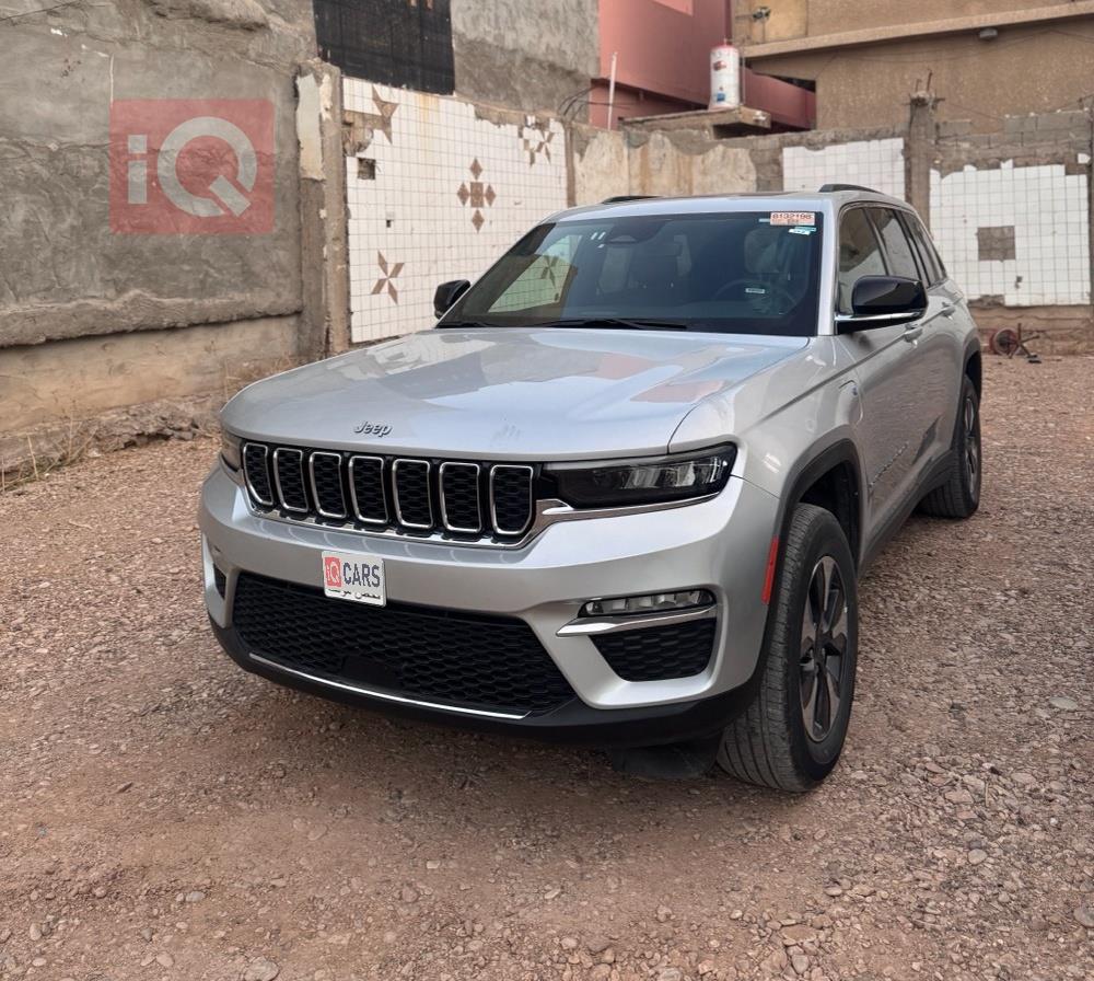 جیپ گراند شیرۆکی